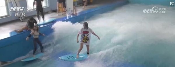 汇盈配资 高温天气催生“冷”商机 “清凉经济”点燃夏日消费新热潮