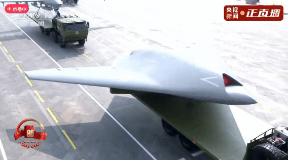 华泰配资 我无人空战体系首次公开亮相！展示未来空战 新格局